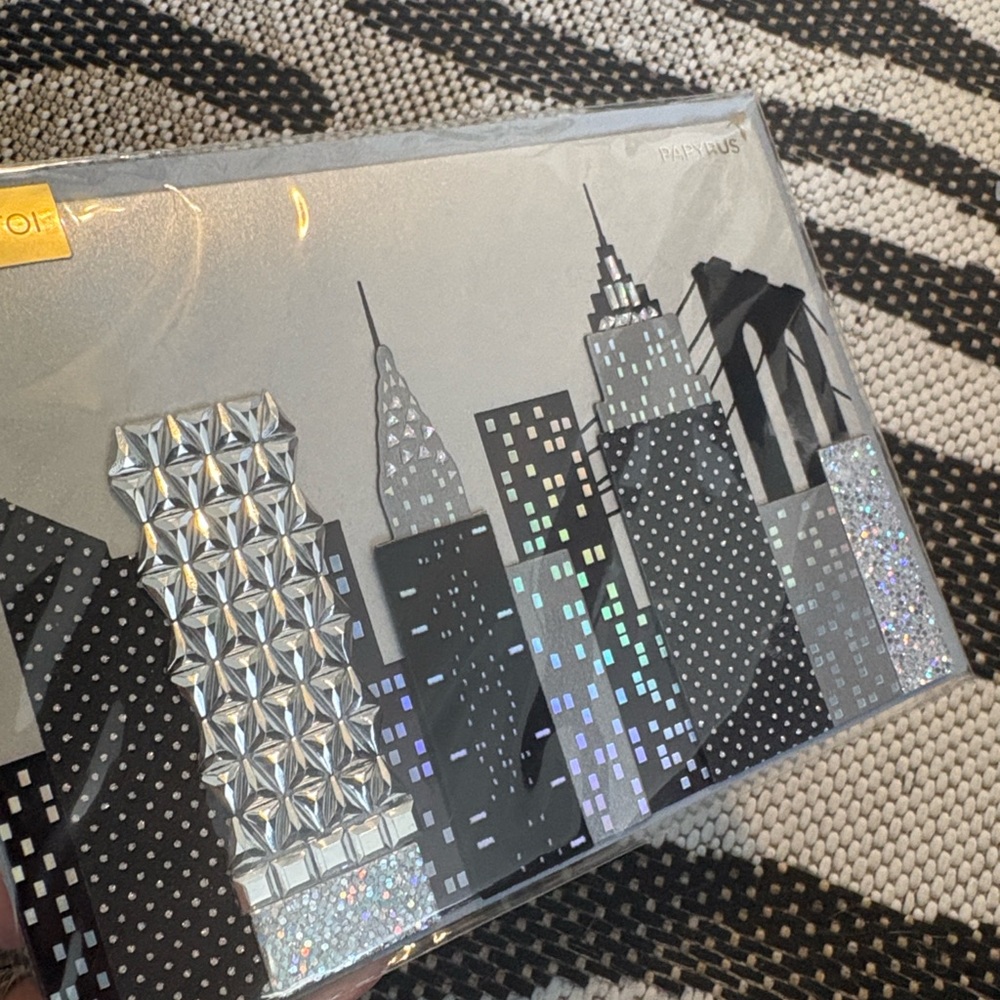 🆕Papyrus-Zang Toi 3D Cityscape Greeting Card - Picture 5 of 6